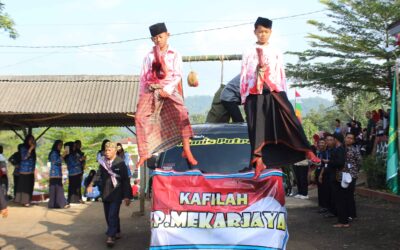 Membuka Sejarah dengan Luka Buatan: Aksi Karnaval Warga DKM Cadasbeureum yang Mengharu Biru