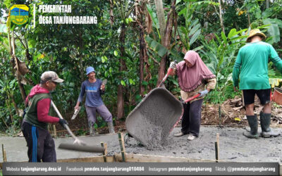 Mengalahkan Mendung dengan Semangat Gotong Royong: Semen Padat, Asa Warga Kampung Palawija Menguat