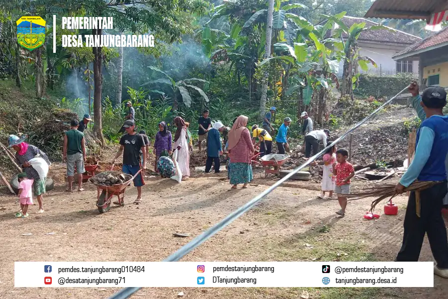 Semangat Kebersamaan dalam Persiapan Pembangunan Jalan Lingkungan di Kampung Palawija