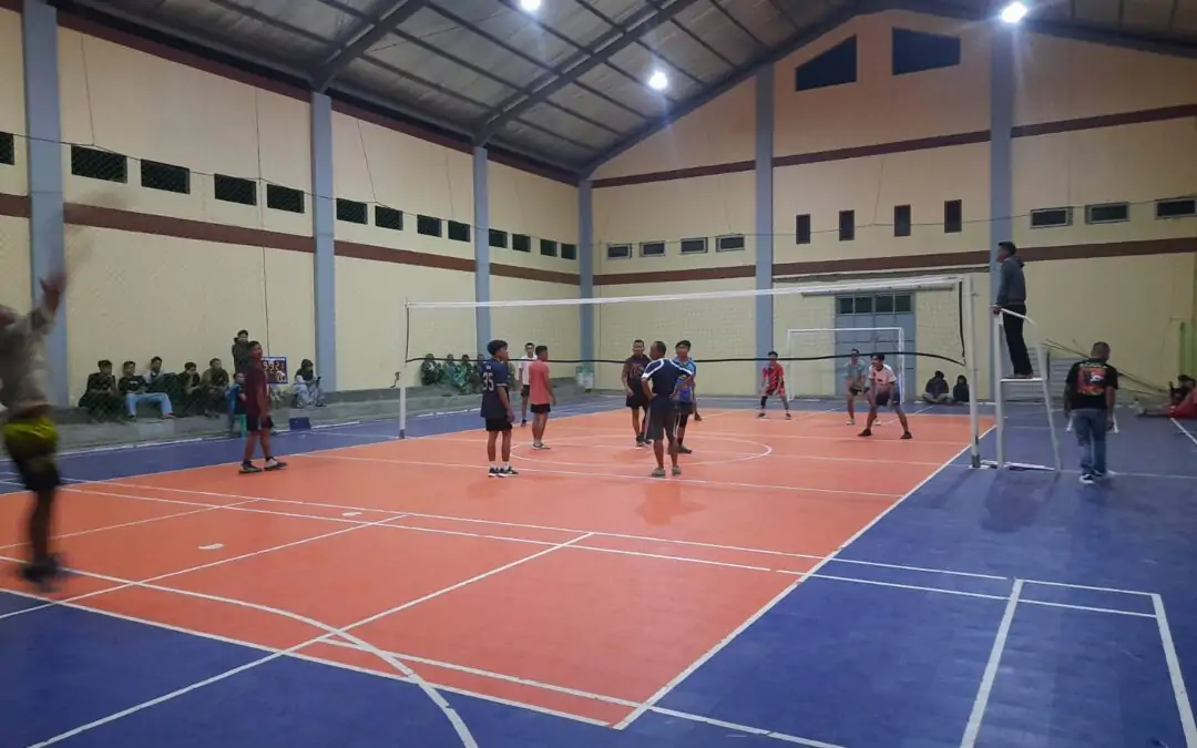 Suara Riuh Kemerdekaan Bergema di Turnamen Bola Voli Desa Tanjungbarang