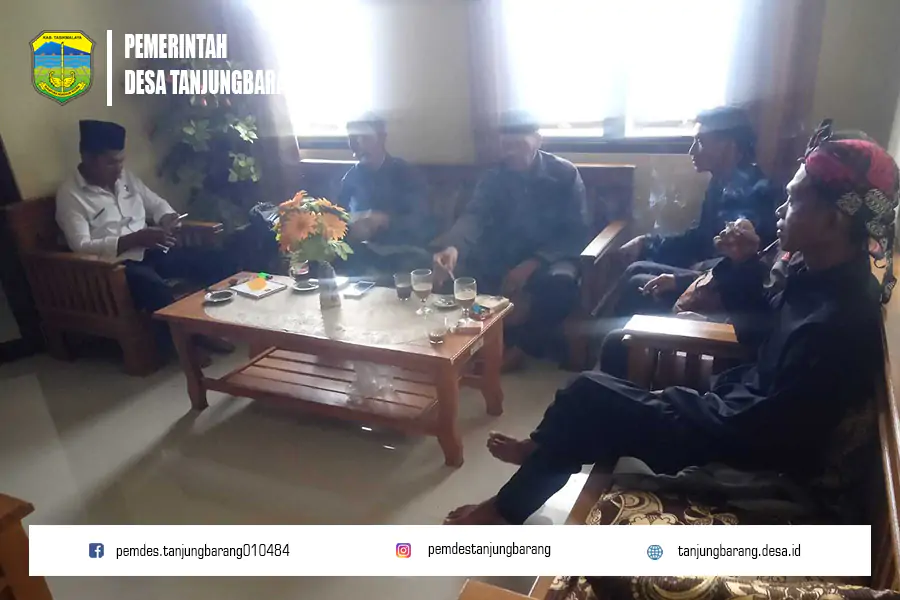 Rapat Koordinasi Pemerintah Desa Tanjungbarang dengan Pengurus Grup Calung “Lugay Jaksi”